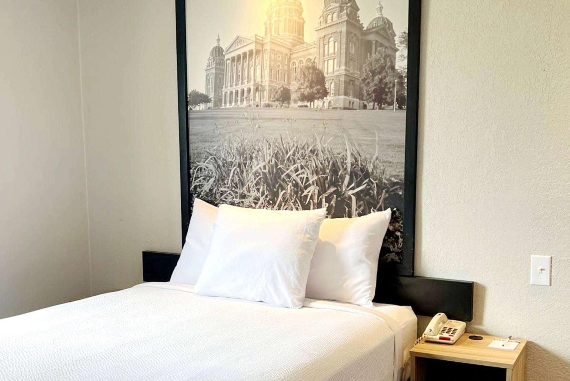 Super 8 By Wyndham Hotel 2*